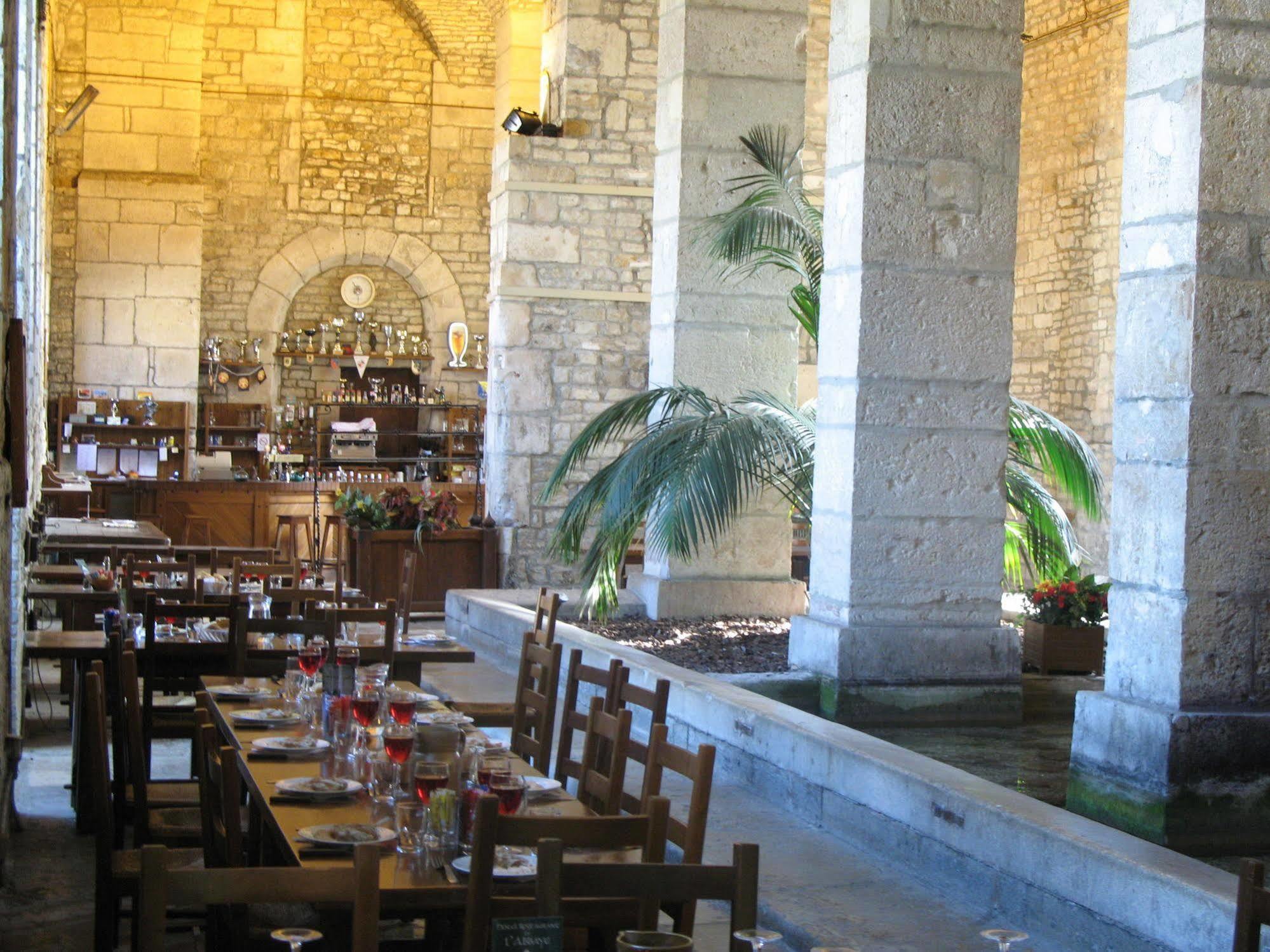 Hotel Restaurant De L'Abbaye Clairvaux Экстерьер фото